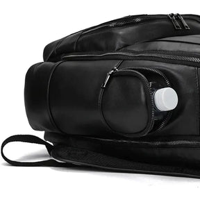 Mochila Executiva em Couro Romenzi Retrô RZ071 com design clássico, couro refinado e compartimentos funcionais para notebooks e itens pessoais.