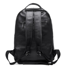 Mochila Executiva em Couro Romenzi Seoul RZ074 com design clássico, couro refinado e compartimentos ideais para notebooks e itens pessoais.