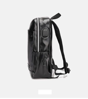 Mochila Executiva em Couro Romenzi Venice RZ068 com design sofisticado e compartimentos para notebooks e itens pessoais.