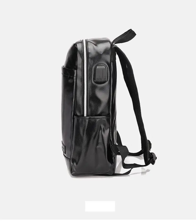 Mochila Executiva em Couro Romenzi Venice RZ068 com design sofisticado e compartimentos para notebooks e itens pessoais.