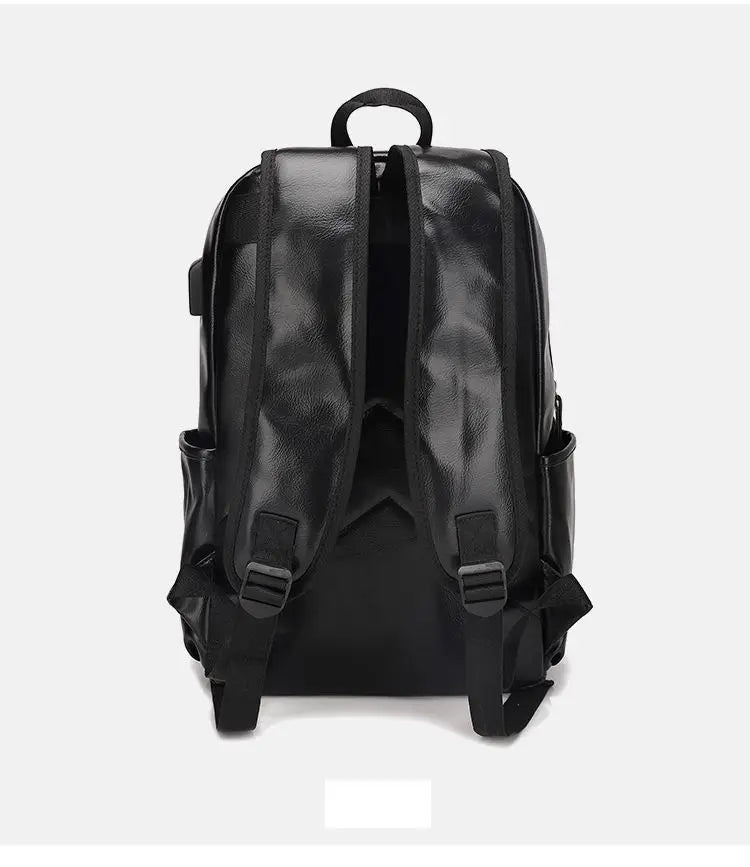 Mochila Executiva em Couro Romenzi Venice RZ068 com design sofisticado e compartimentos para notebooks e itens pessoais.