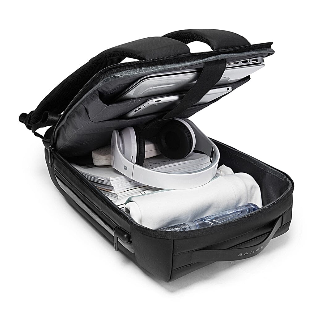 Mochila Executiva Luxxy Romenzi RZ967 em detalhe, impermeável em Oxford premium, com porta USB, trava TSA e compartimento para notebook 15'.