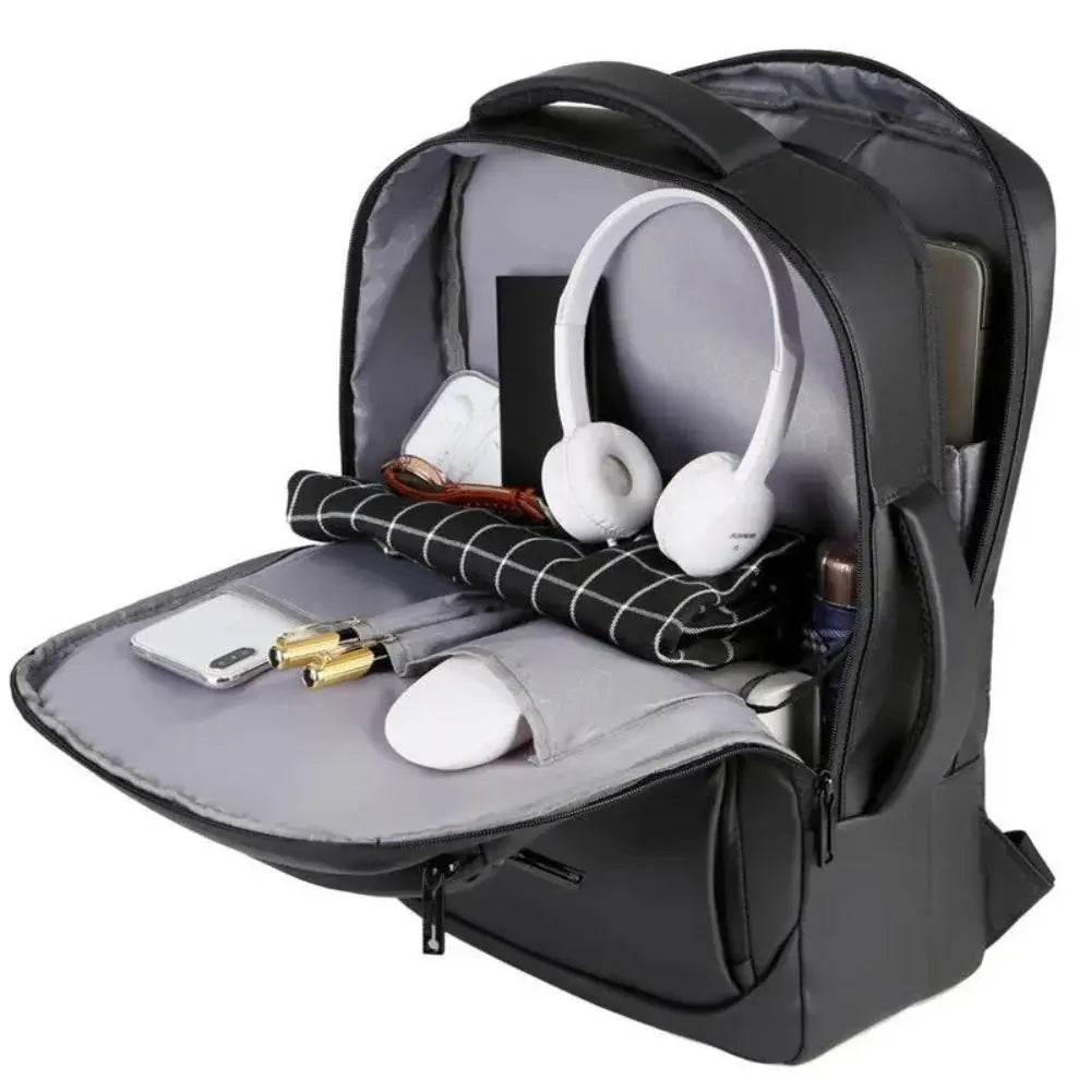 Mochila Executiva Romenzi RZ066 com tecido impermeável, porta USB, alças acolchoadas e espaço seguro para notebook 15''. Ideal para trabalho e viagens.