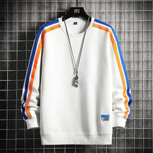 Moletom Masculino Listrado Básico Romenzi RZ986 em detalhe, peça listrada moderna com isolamento térmico, aconchego e estilo versátil para o inverno.