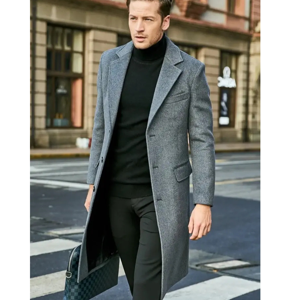 Sobretudo Longo de Lã Masculino Romenzi RZ097, confeccionado com materiais premium e corte refinado, ideal para homens modernos em eventos formais ou informais.