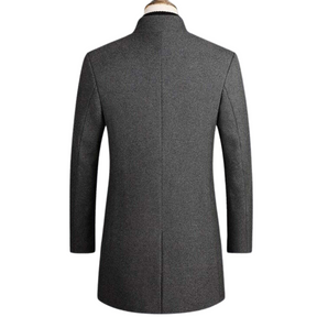 Sobretudo Masculino Grife Romenzi RZ094, com corte refinado e tecido premium, ideal para um visual elegante e sofisticado em estações frias.
