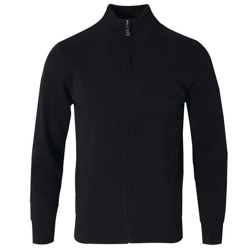 Suéter Masculino com Fecho em Zíper Romenzi RZ753 em detalhe, peça moderna em lã e algodão pima que combina aquecimento, estilo e versatilidade.