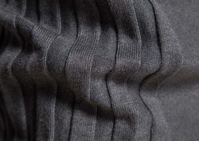 Suéter Masculino Dilam Romenzi RZ050, confeccionado com lã e algodão pima, ideal para looks elegantes e confortáveis no outono e inverno.