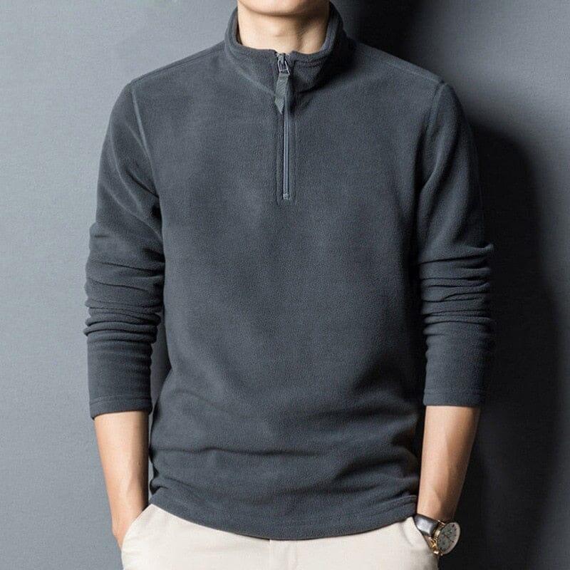 Suéter Masculino Gola Alta com Zíper Romenzi RZ760 em detalhe, peça sofisticada que oferece aquecimento, conforto e estilo moderno em dias frios.
