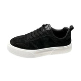 Tênis masculino Romenzi RZ391 em camurça premium, design sofisticado e sola em borracha resistente, ideal para estilo urbano com conforto e leveza.