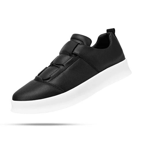 Tênis Masculino Romenzi RZ421 nas cores branco ou preto em couro premium com cadarço ajustável, sola resistente e estilo elegante para o dia a dia.