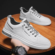 Tênis Romenzi RZ376 masculino em materiais premium, com amortecimento em EVA e solado antiderrapante. Ideal para conforto e estilo diário.