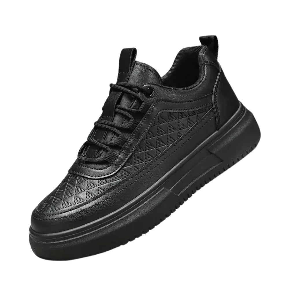 Tênis Masculino Romenzi RZ378 com acabamento respirável, palmilha macia e solado antiderrapante. Ideal para composições casuais e urbanas